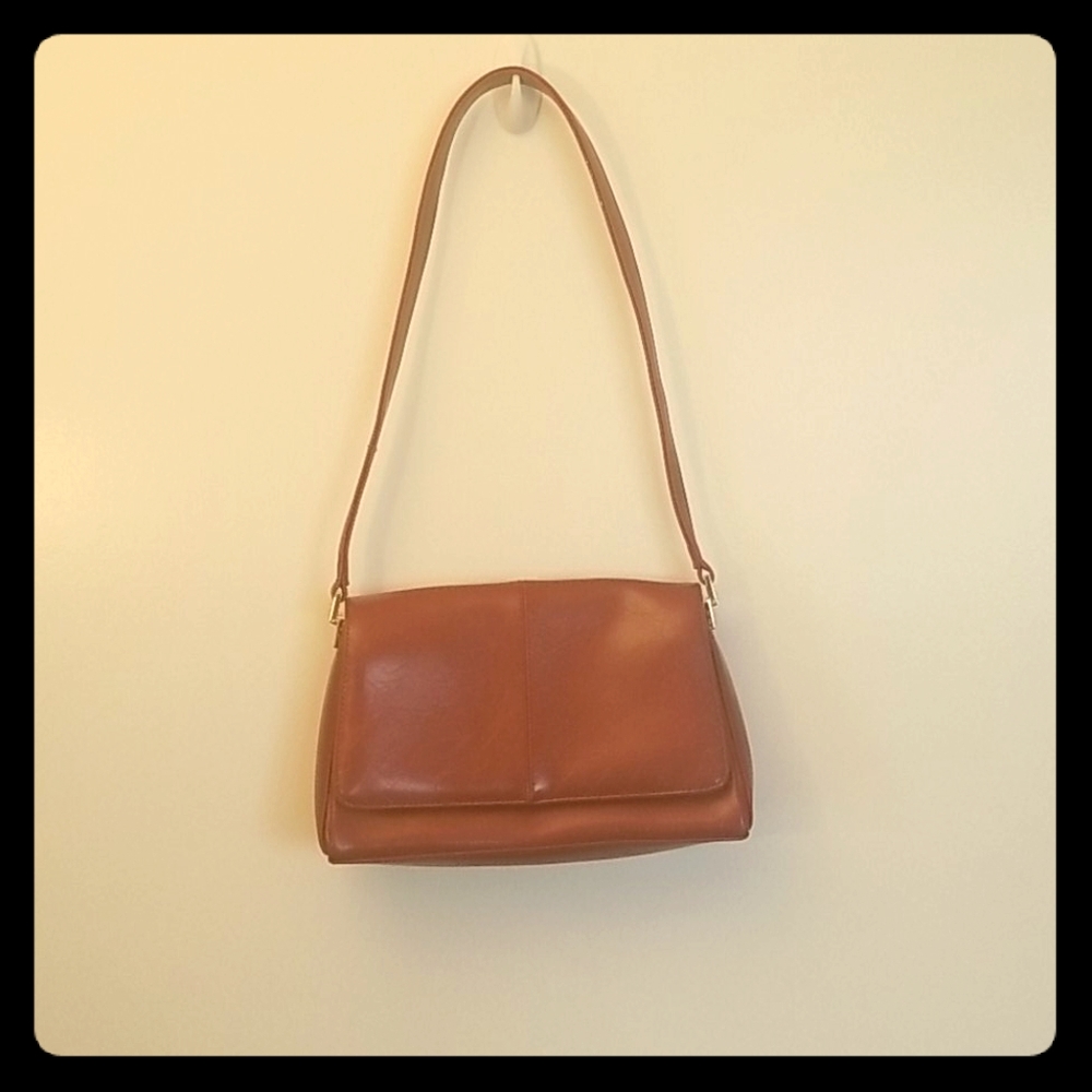Liz CLAIBORNE Shoulder or hand clutch